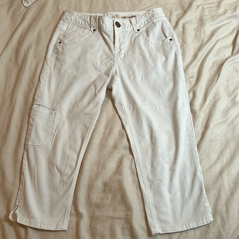 White capris- Dkny